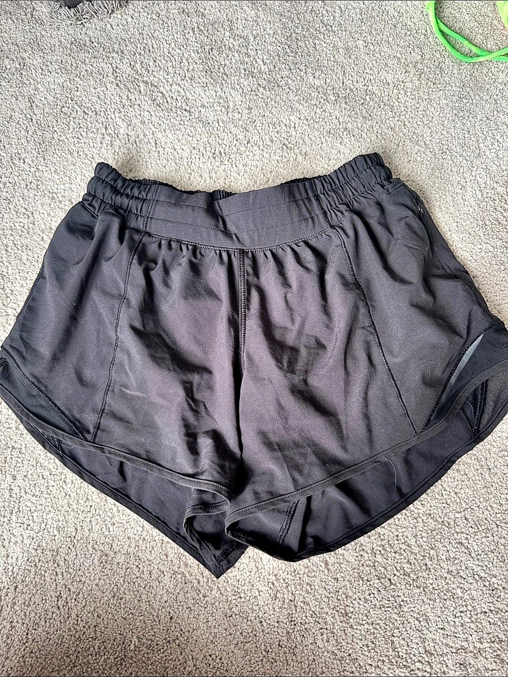 lululemon Hotty Hot High-Rise Lined Short 4" Black Size 6